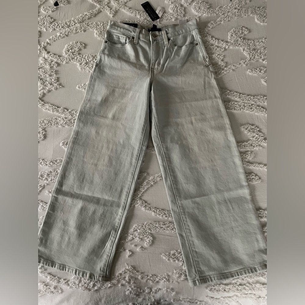 Banana Republic Wide-Leg Crop Jean - Picture 6 of 16